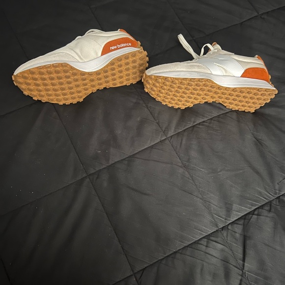 New Balance 327 Cream and Tan Sneakers - Picture 2 of 3